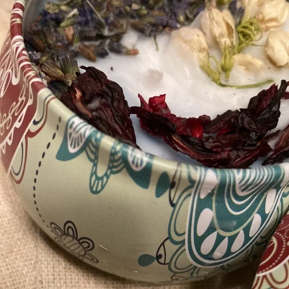 FINAL DROP 🚨NWT Secret Stone Fresh Flower Soy Candle - Picture 4 of 4